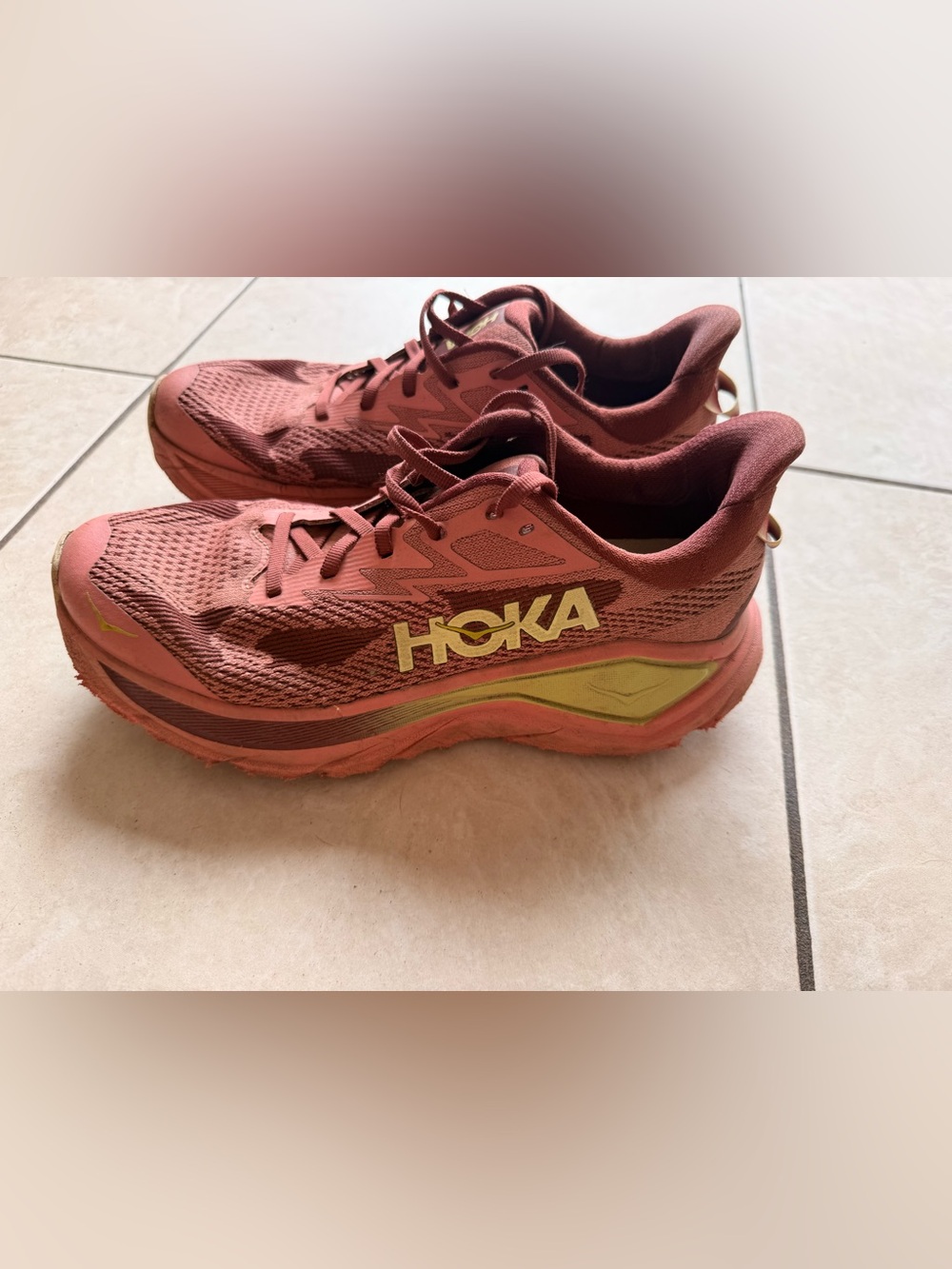 HOKA Women's Challenger 8 trail running Shoes size 10